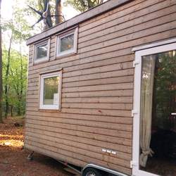 Off grid leven tiny house